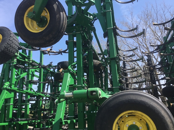 2019 John Deere 2230FH Field Cultivator