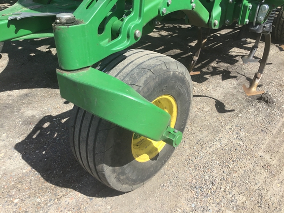 2019 John Deere 2230FH Field Cultivator