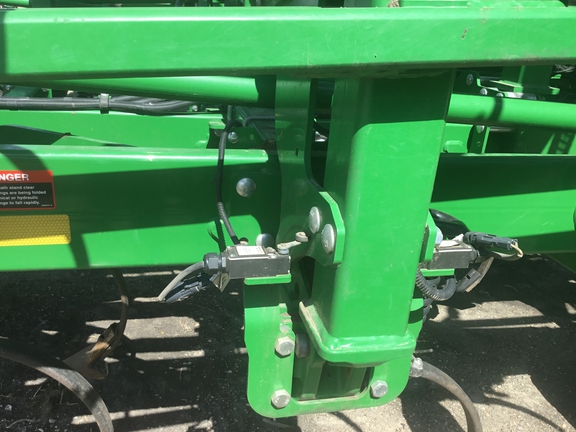 2019 John Deere 2230FH Field Cultivator