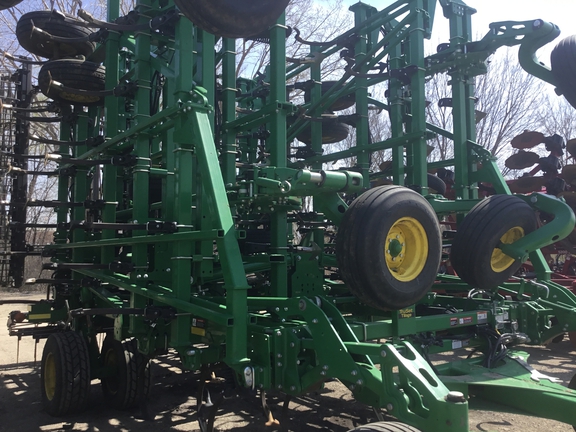 2019 John Deere 2230FH Field Cultivator