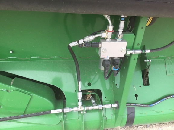 2022 John Deere RD45F Header Combine