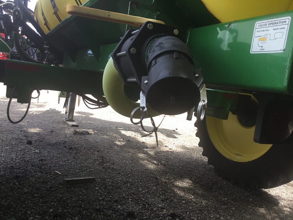 2009 Fast Distributing 8100L Fertilizer Spreader