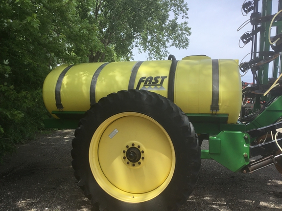 2009 Fast Distributing 8100L Fertilizer Spreader