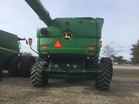 2022 John Deere S780 Combine