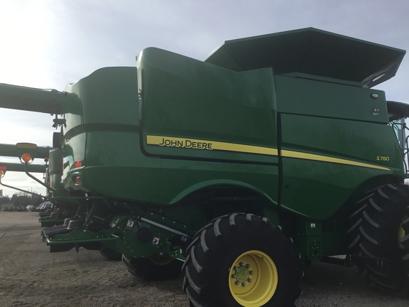 2022 John Deere S780 Combine