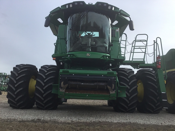 2022 John Deere S780 Combine