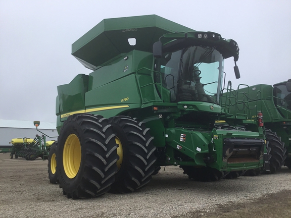 2022 John Deere S780 Combine