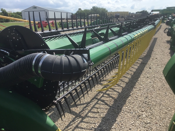 2022 John Deere RD40F Header Combine