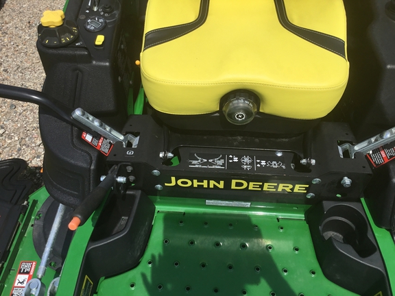 2017 John Deere Z920M Mower/Zero Turn