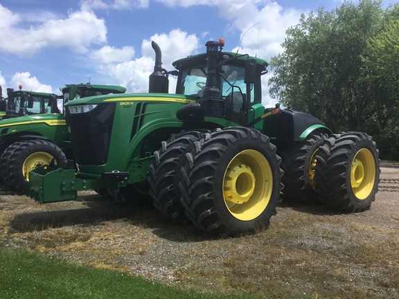 2017 John Deere 9620R Tractor 4WD