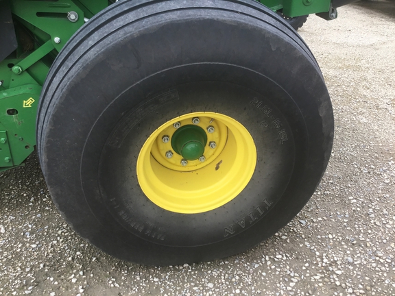 2022 John Deere 560R Baler/Round