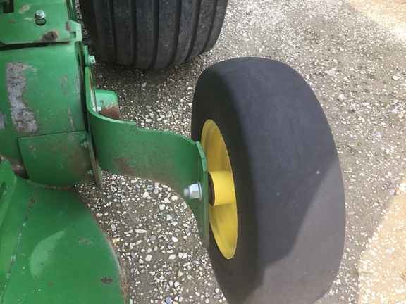 2022 John Deere 560R Baler/Round