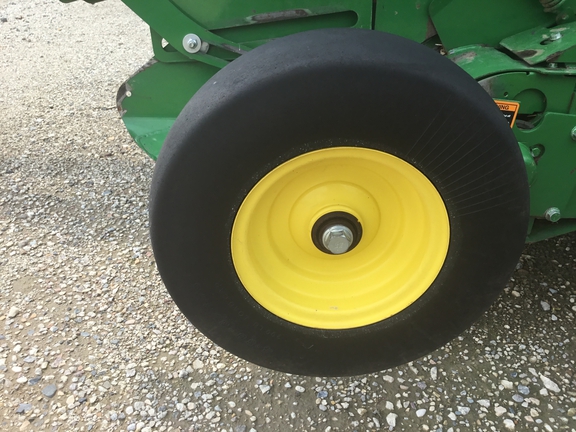 2022 John Deere 560R Baler/Round