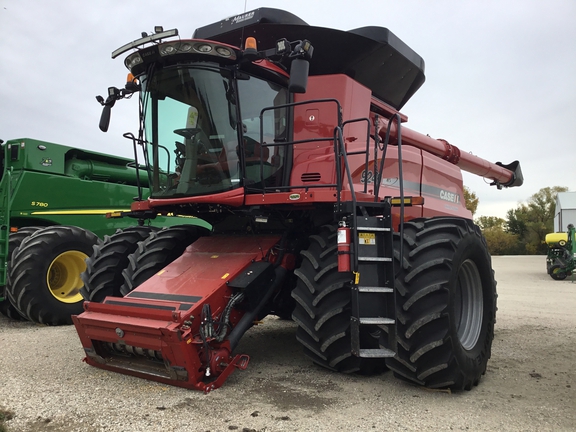 2016 Case IH 9240 Combine