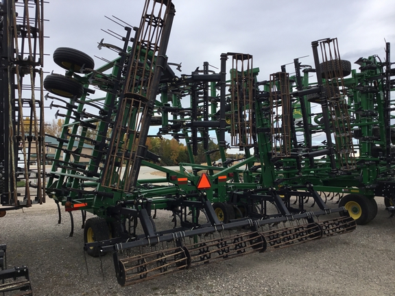 2009 John Deere 2210 Field Cultivator