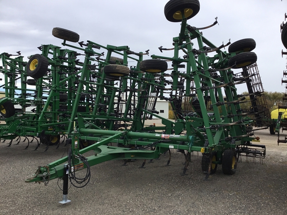 2009 John Deere 2210 Field Cultivator