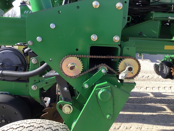 2013 John Deere 1770NT CCS Planter