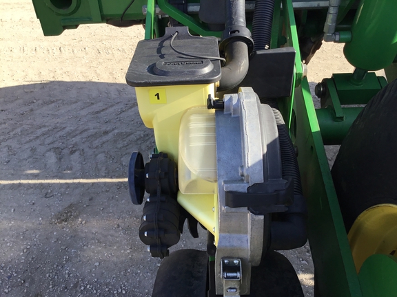 2013 John Deere 1770NT CCS Planter