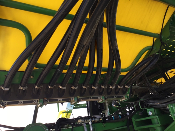 2013 John Deere 1770NT CCS Planter