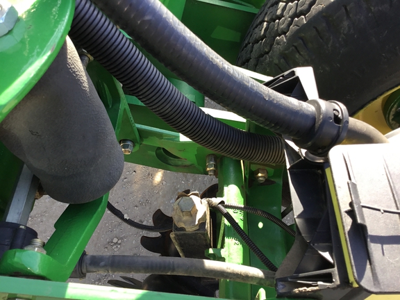 2013 John Deere 1770NT CCS Planter