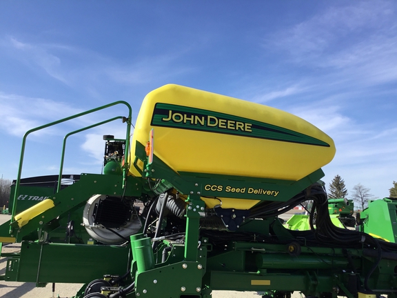 2013 John Deere 1770NT CCS Planter