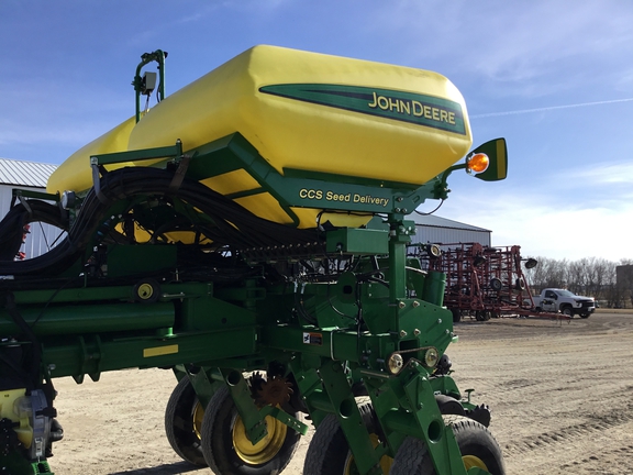 2013 John Deere 1770NT CCS Planter