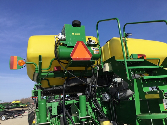 2013 John Deere 1770NT CCS Planter