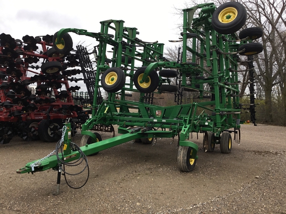 2012 John Deere 2410 Chisel Plow