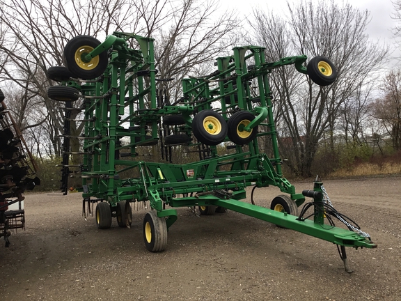 2012 John Deere 2410 Chisel Plow