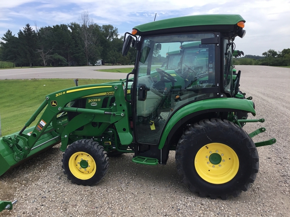 2022 John Deere 3039R Tractor Compact