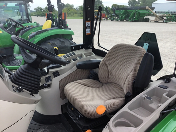 2022 John Deere 3039R Tractor Compact