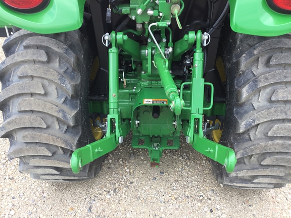 2022 John Deere 3039R Tractor Compact