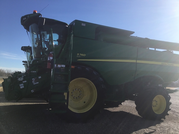 2019 John Deere S760 Combine