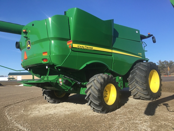2019 John Deere S760 Combine