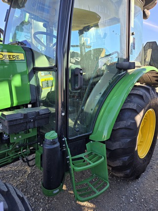 2023 John Deere 5075E Tractor