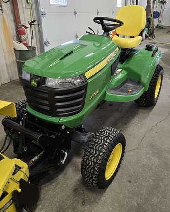 2017 John Deere X738 Garden Tractor