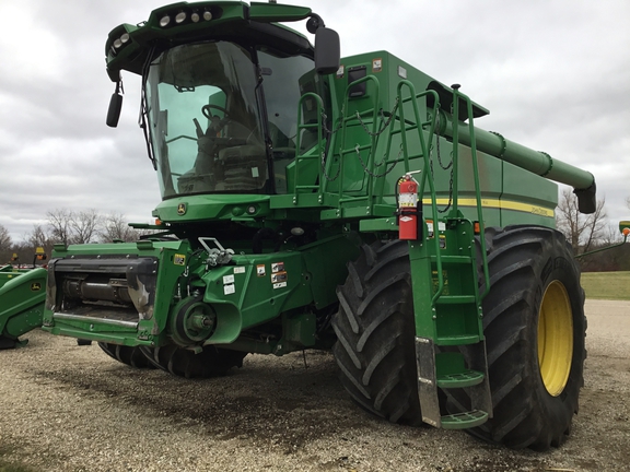 2021 John Deere S780 Combine