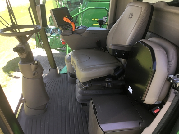 2023 John Deere S780 Combine