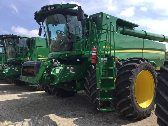 2023 John Deere S780 Combine