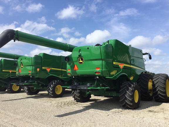 2023 John Deere S780 Combine