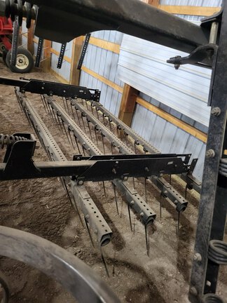 2012 John Deere 2210 Field Cultivator