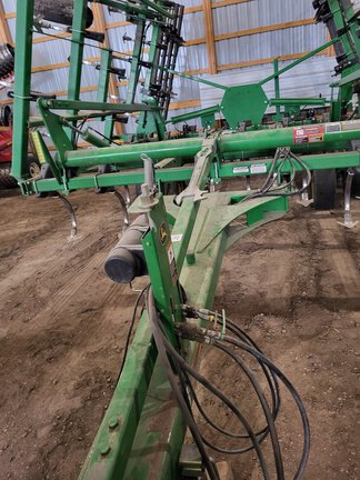 2012 John Deere 2210 Field Cultivator