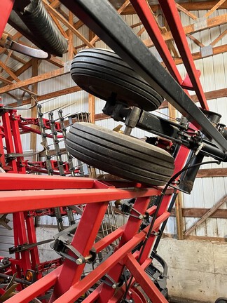 2010 Case IH TIGERMATE 200 Field Cultivator