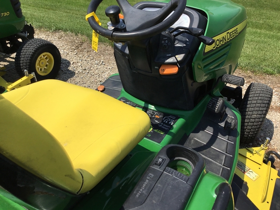 2010 John Deere X724 Garden Tractor