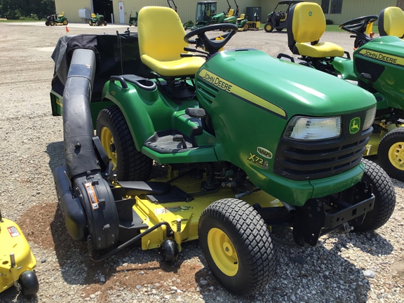 2010 John Deere X724 Garden Tractor
