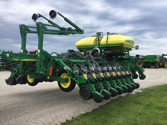 2021 John Deere 1795 Planter