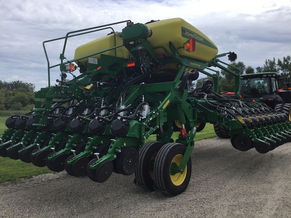 2021 John Deere 1795 Planter