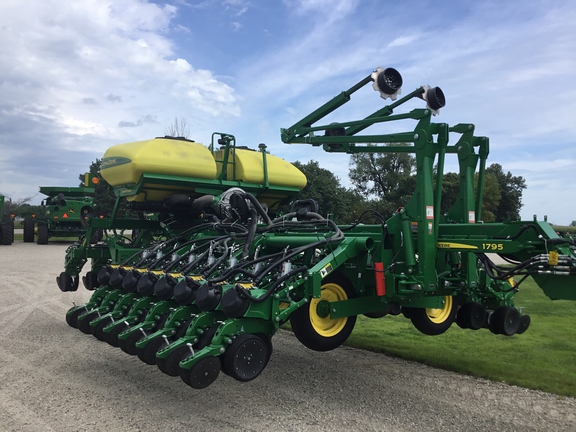 2021 John Deere 1795 Planter