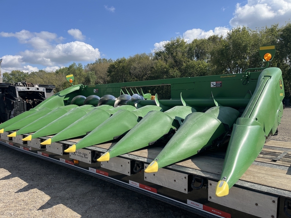 2009 John Deere 608C StalkMaster Header Corn Head