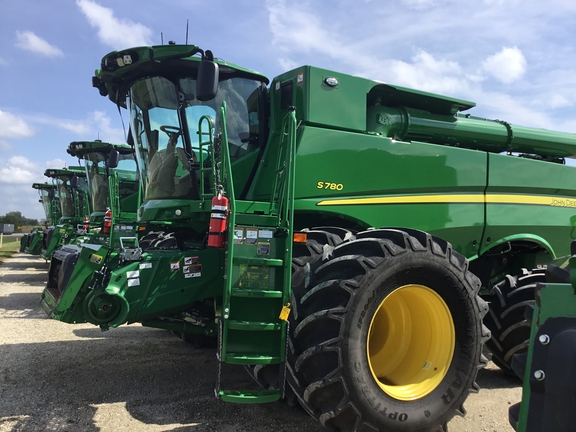2023 John Deere S780 Combine